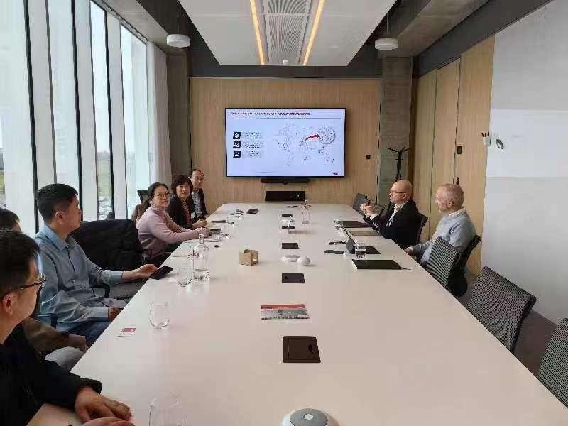 中国工程机械工业协会工业车辆分会张洁秘书长一行赴德观展 LogiMAT 2024，并到访 沙巴 集团参观互换